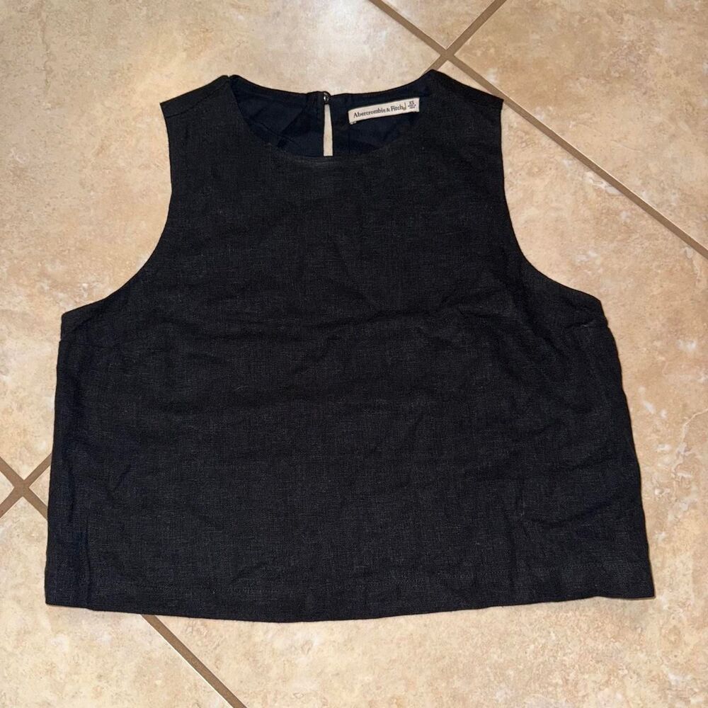 Abercrombie-fitch Women's Grey and Black Crop-top